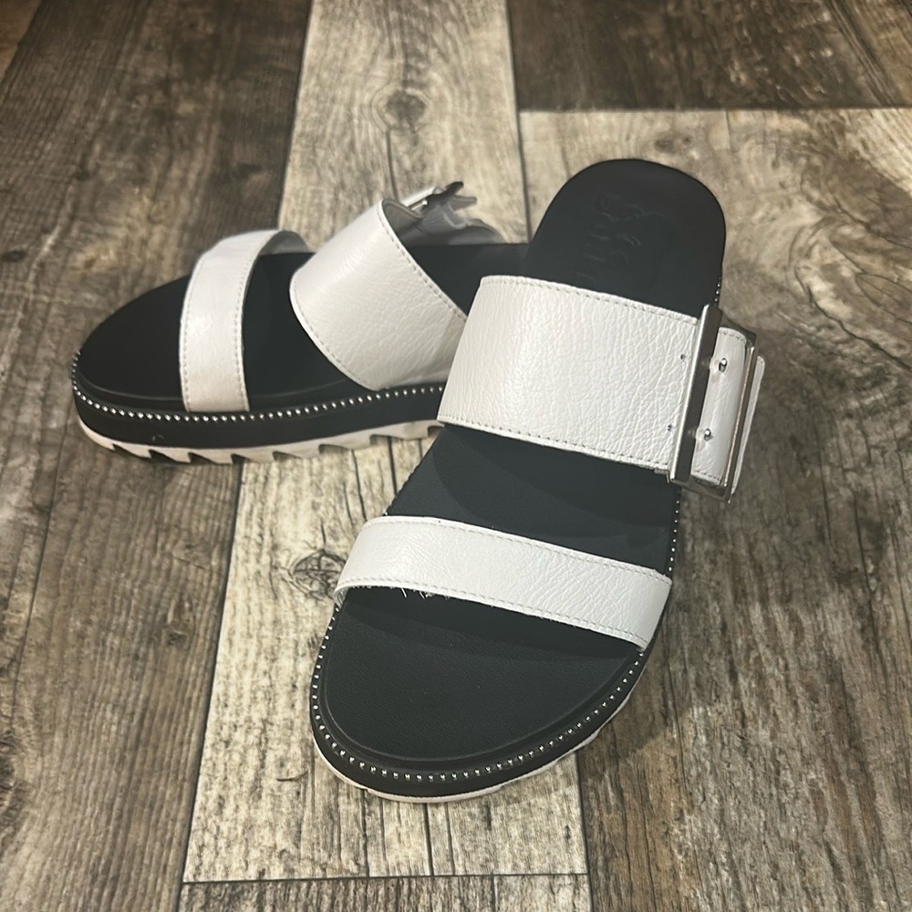 Sorel Roaming Sandal. Worn once.